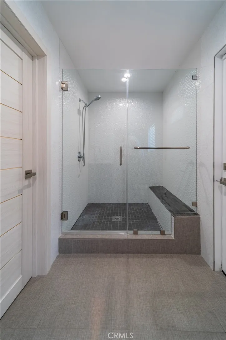 902 E Walnut Avenue, Burbank, California 91501 home-pic-15